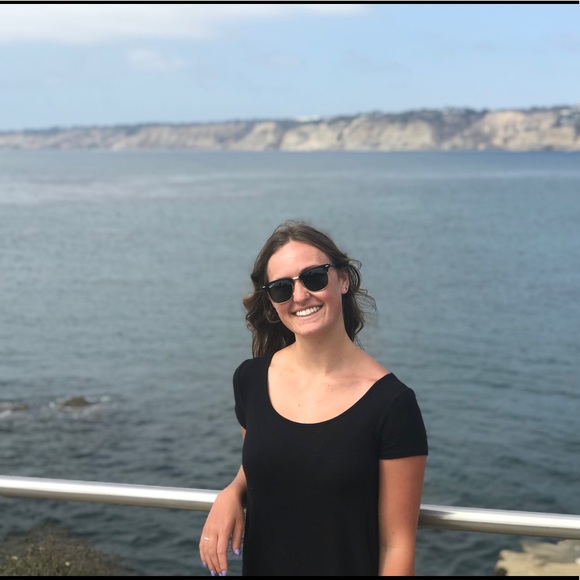 Meet your Posher, Erika - Picture 1 of 1